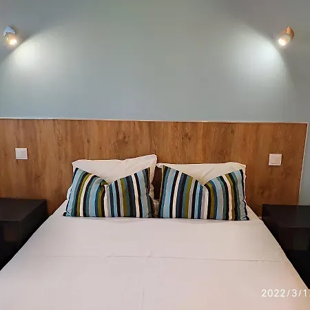 Guest house Consolacao Pedramar Atouguia Da Baleia